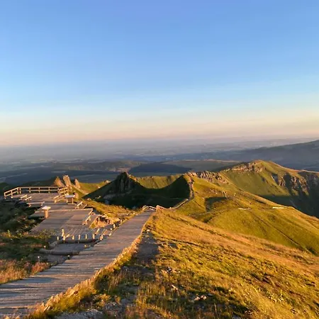 Grand Hyper Centre Standing *