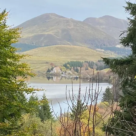 Grand Hyper Centre Standing